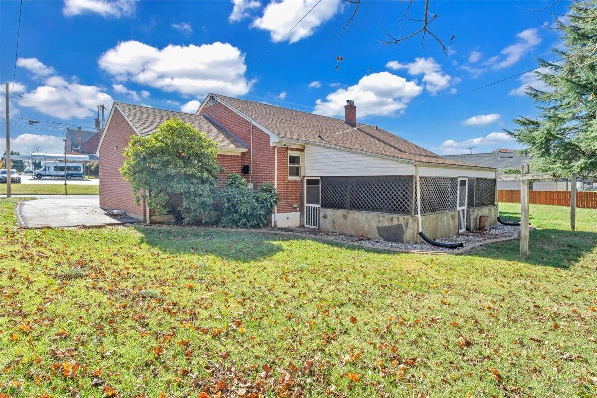 3110 Crockett AVE NW - Photo 33