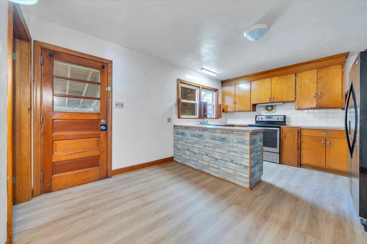 3110 Crockett AVE NW - Photo 7
