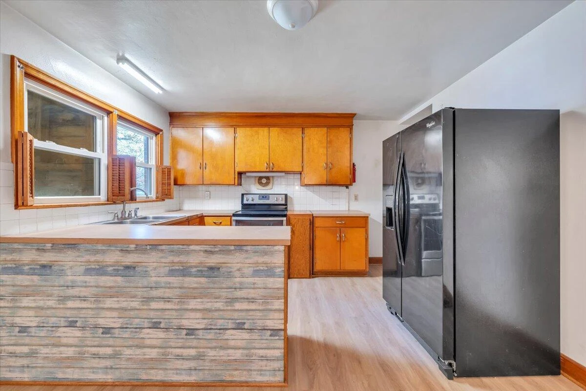 3110 Crockett AVE NW - Photo 8