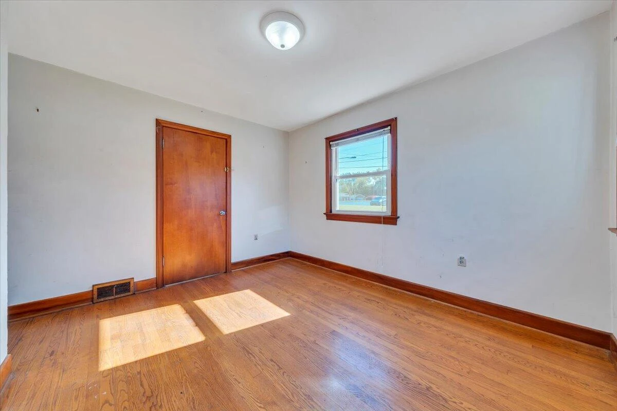 3110 Crockett AVE NW - Photo 11
