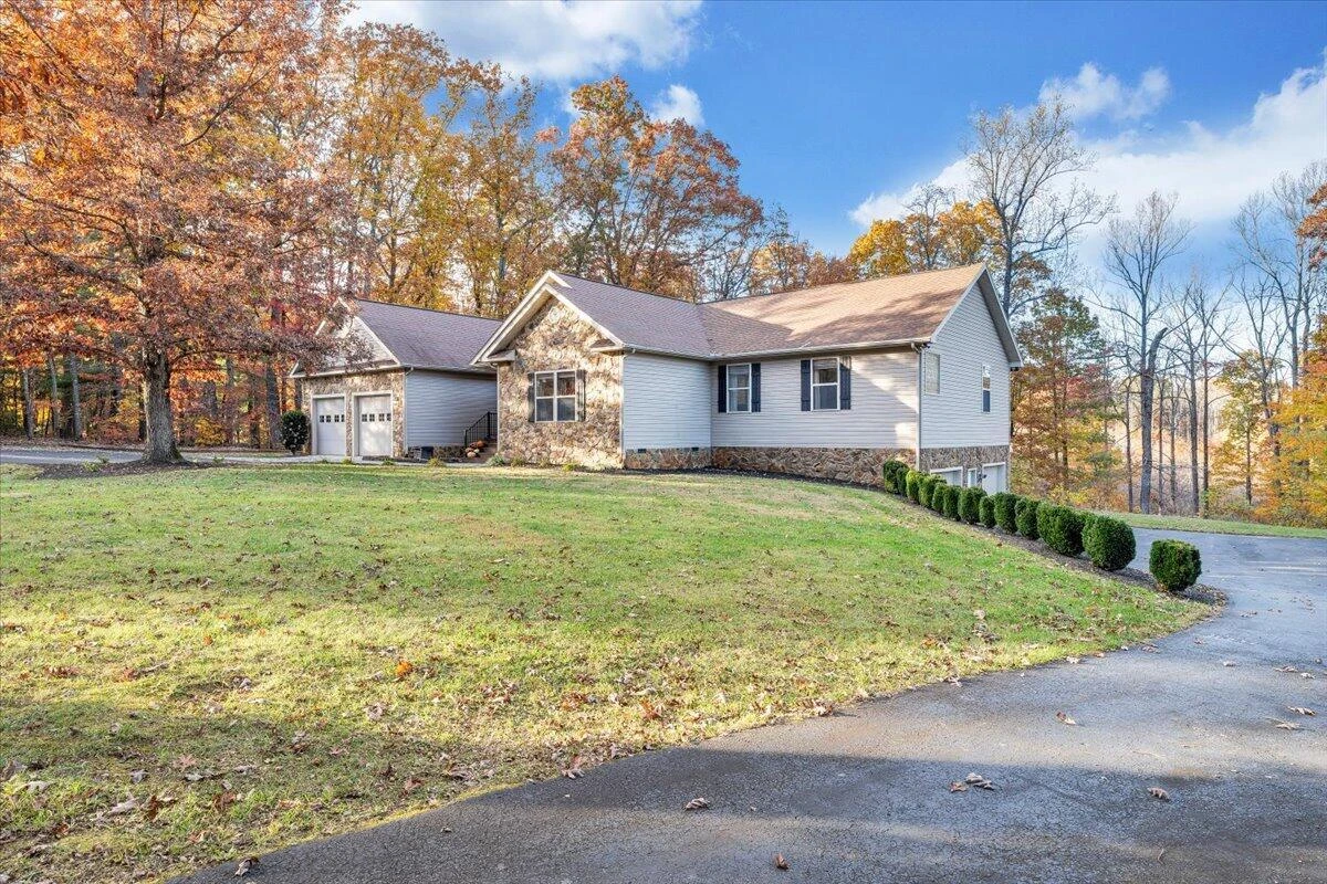 211 Woods Edge DR - Photo 13