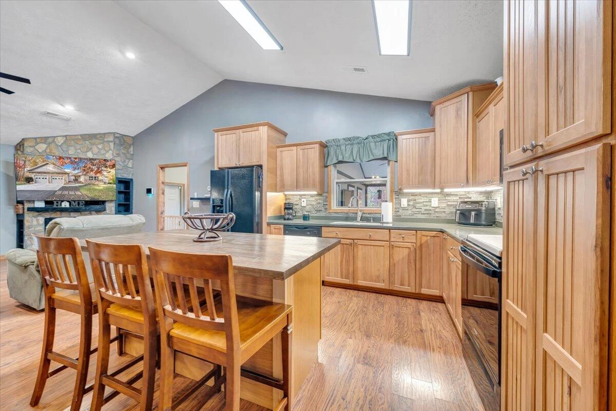 211 Woods Edge DR - Photo 19