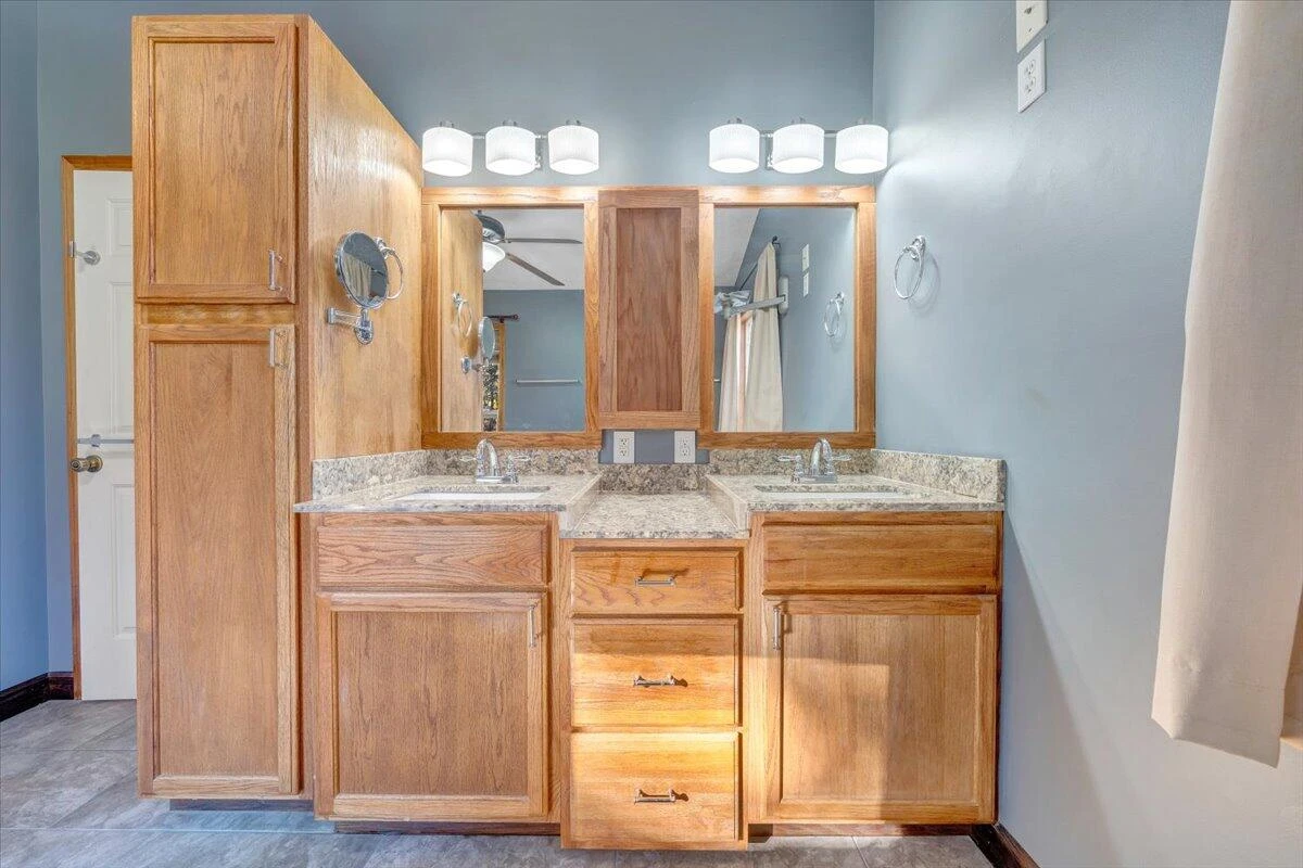 211 Woods Edge DR - Photo 26
