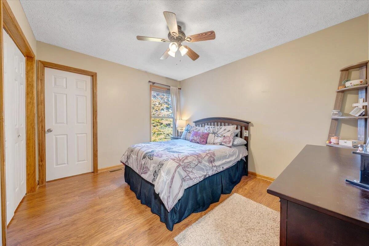 211 Woods Edge DR - Photo 31