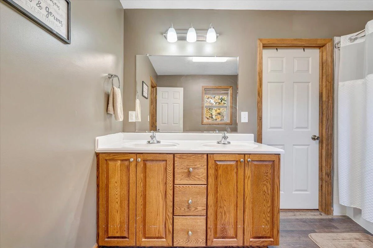 211 Woods Edge DR - Photo 33