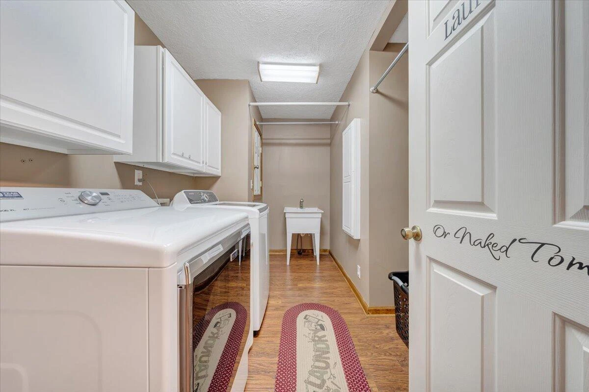 211 Woods Edge DR - Photo 37