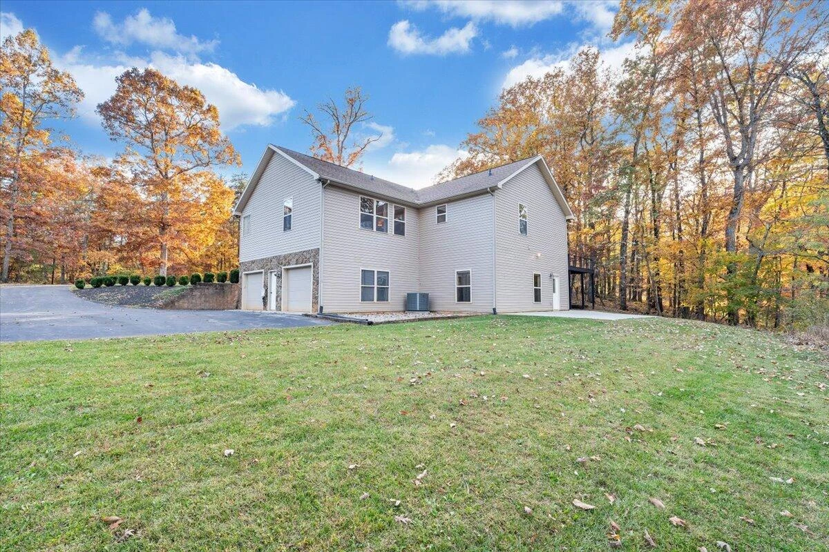 211 Woods Edge DR - Photo 49