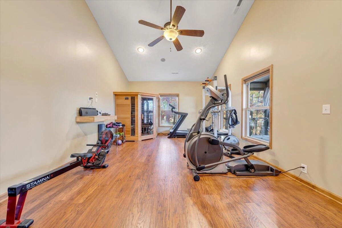 211 Woods Edge DR - Photo 7