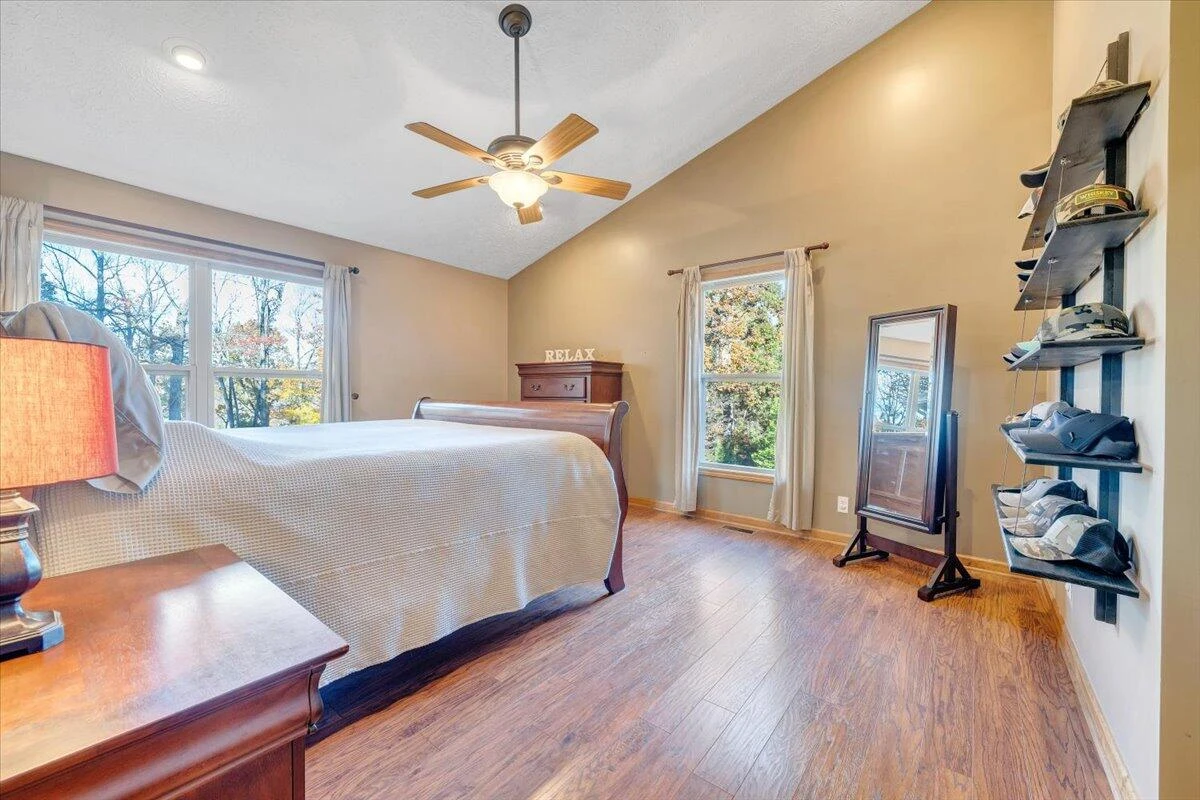 211 Woods Edge DR - Photo 8