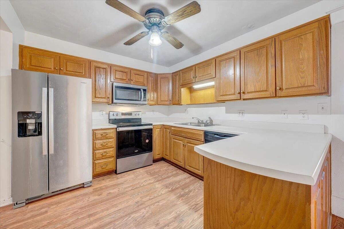 601 Camilla AVE SE - Photo 19