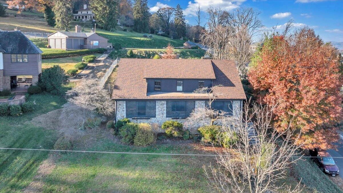 601 Camilla AVE SE - Photo 64
