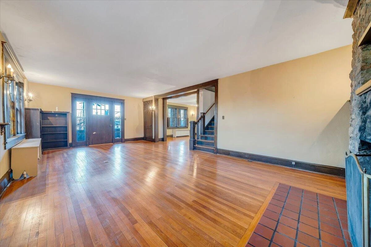 601 Camilla AVE SE - Photo 8
