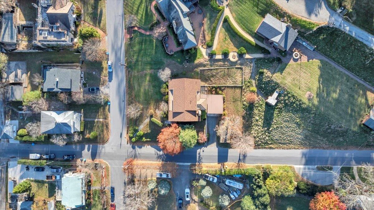 601 Camilla AVE SE - Photo 82