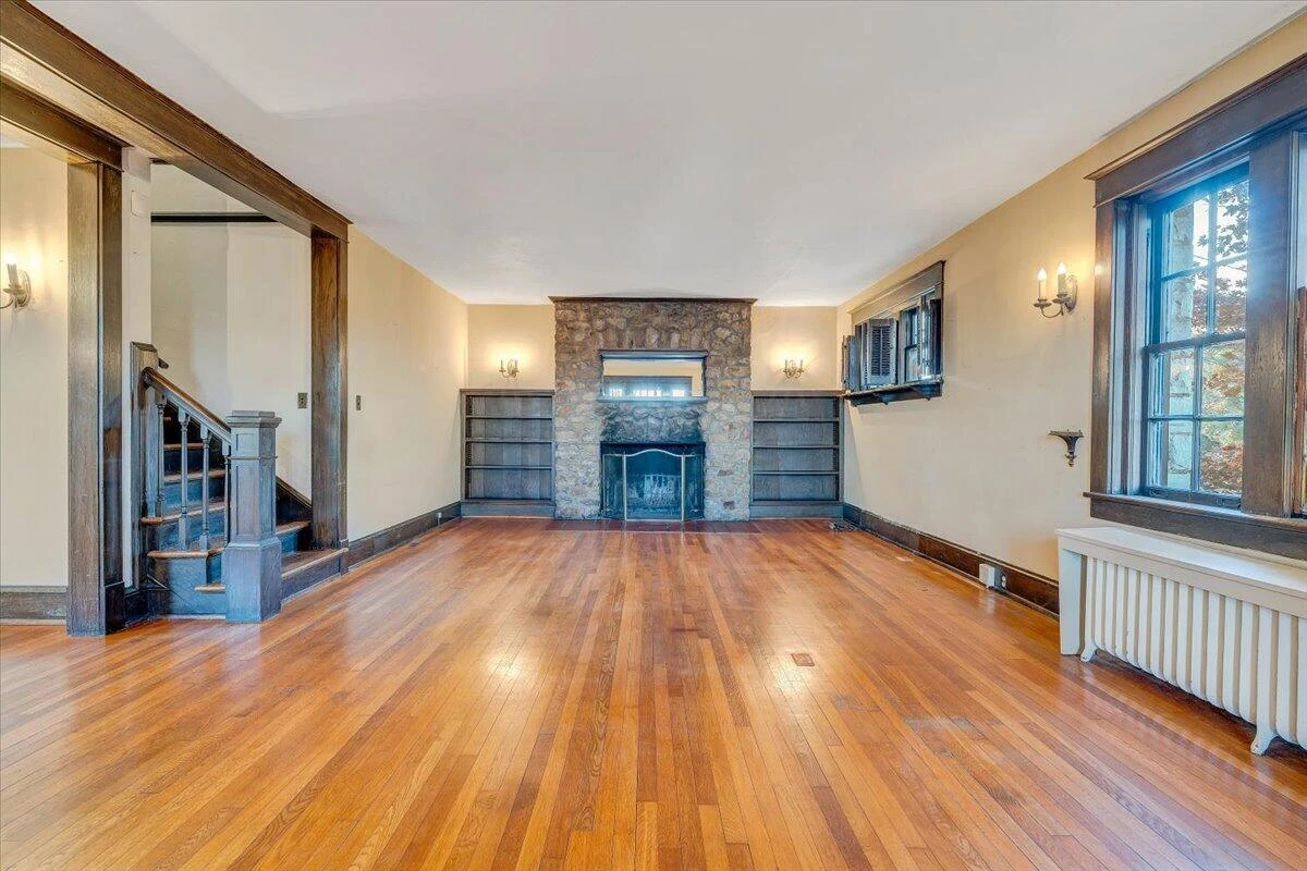 601 Camilla AVE SE - Photo 9