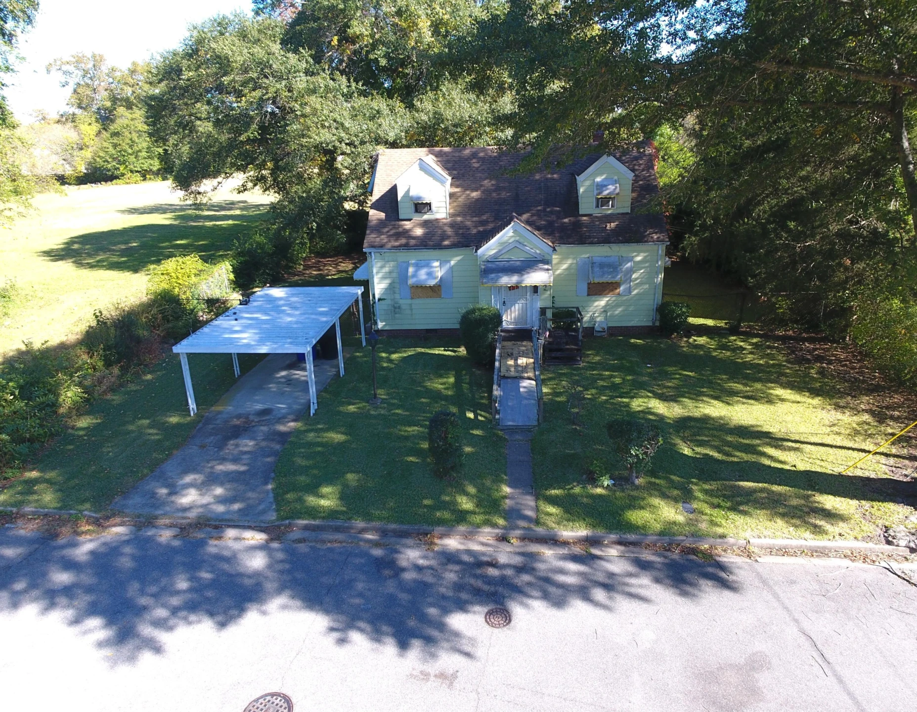 1805 Roanoke AVE