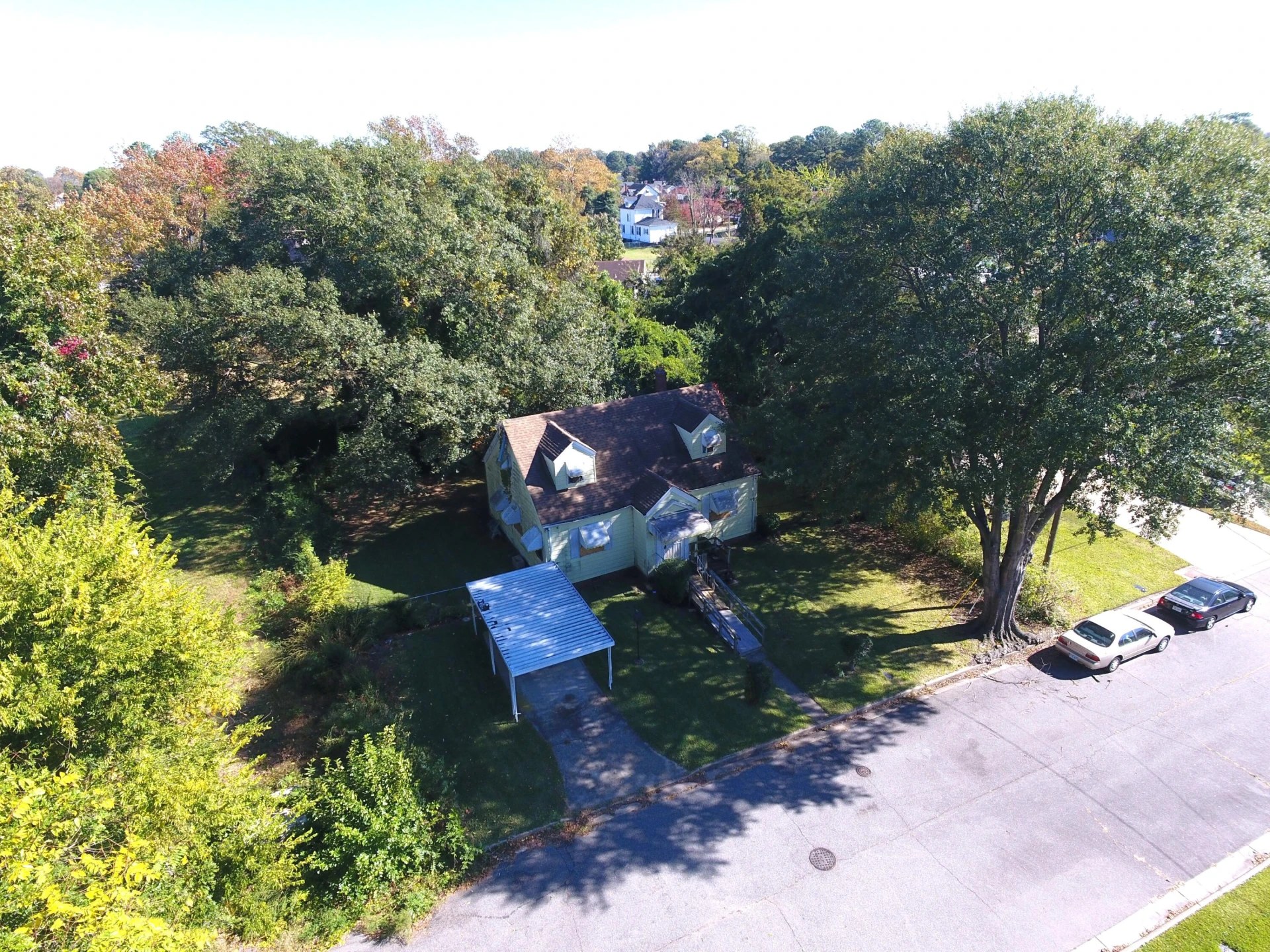 1805 Roanoke AVE - Photo 3