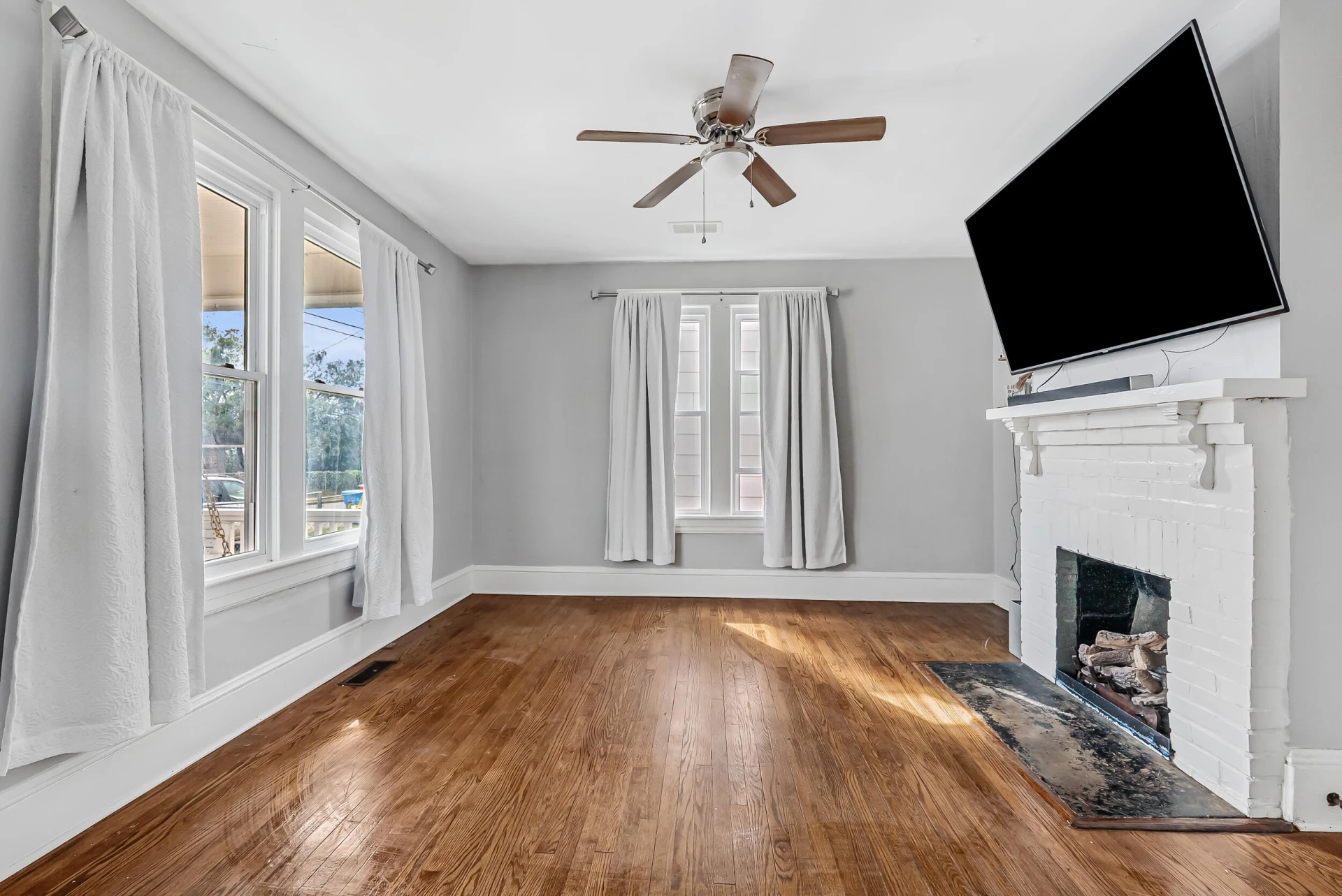 1440 Greenbrier AVE SE - Photo 4