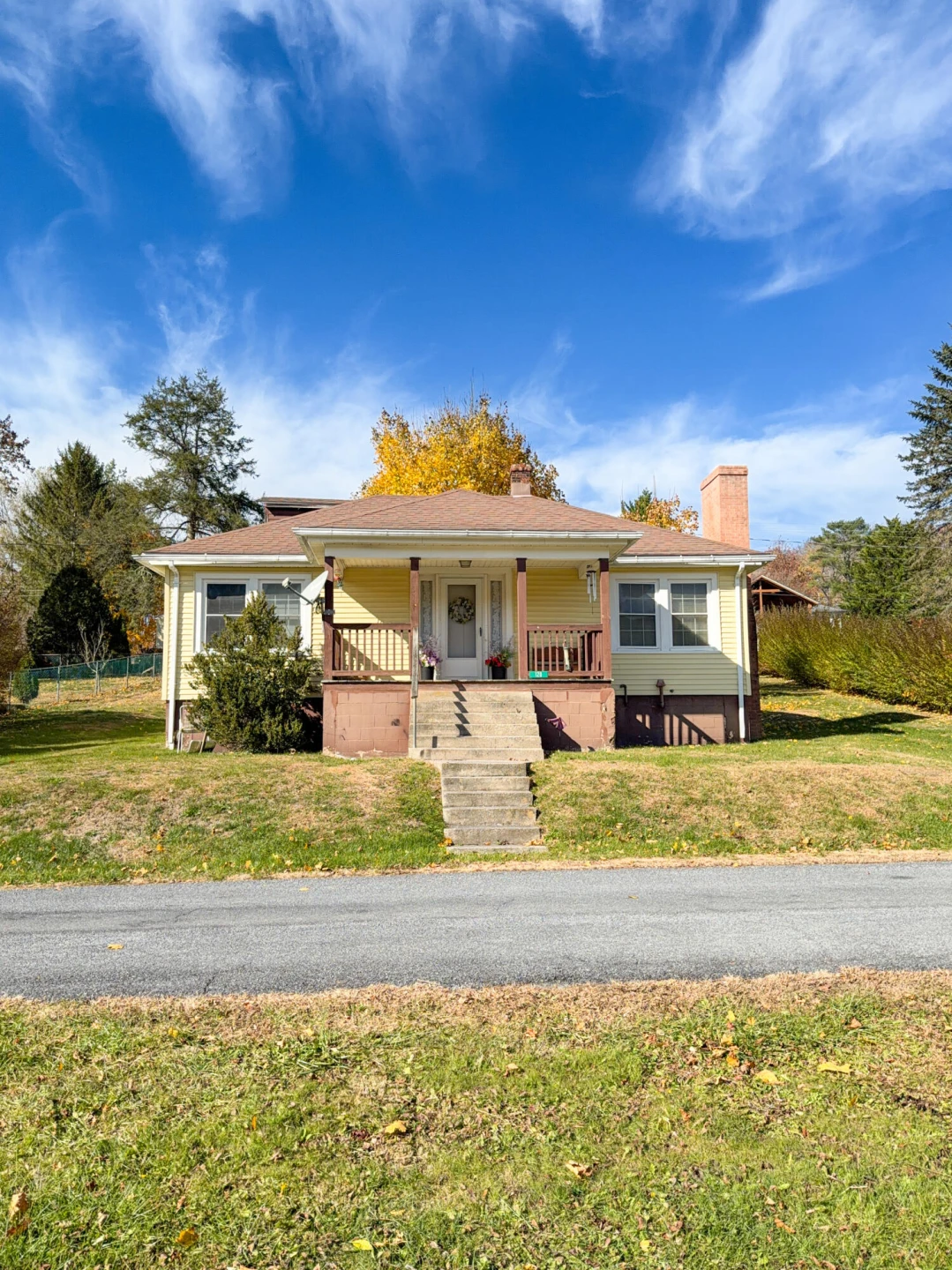 120 Lake View DR