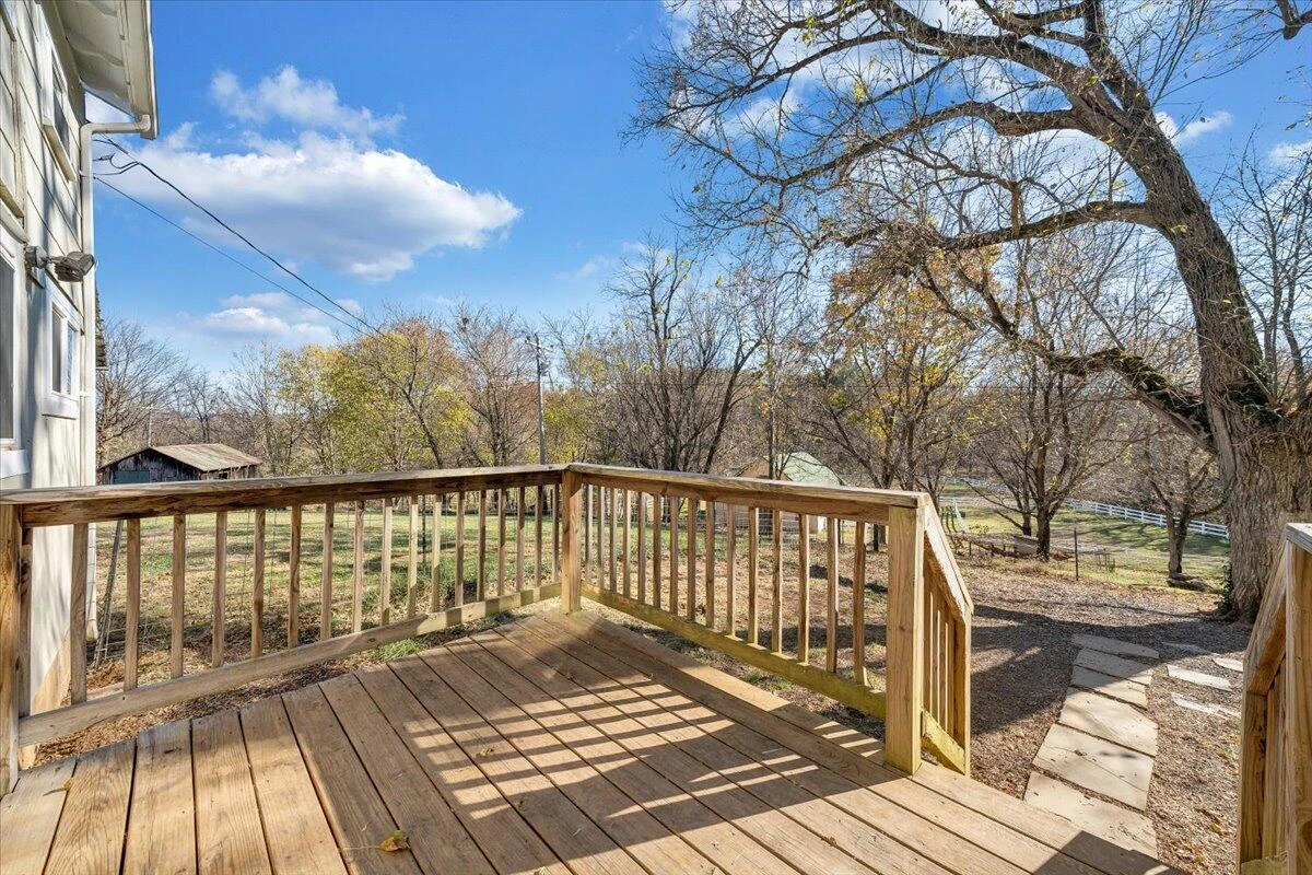 7758 Old Fincastle RD - Photo 14