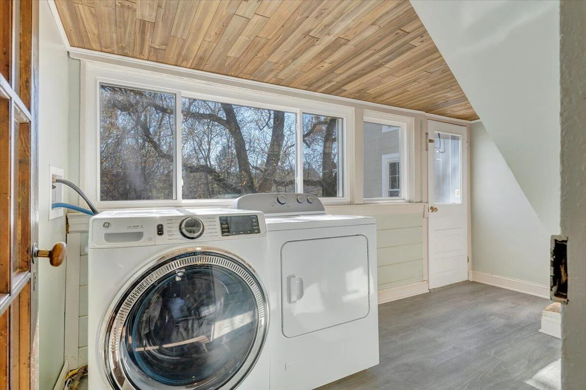 7758 Old Fincastle RD - Photo 33