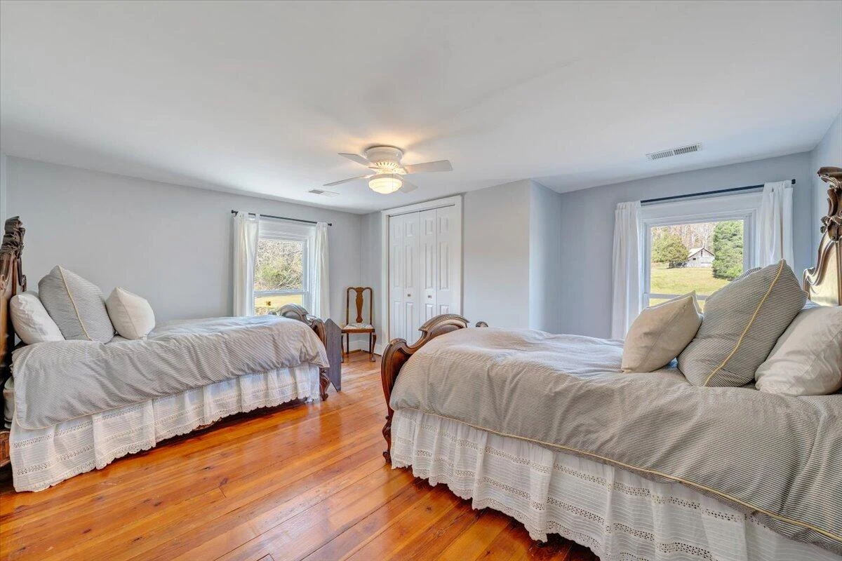 7758 Old Fincastle RD - Photo 43