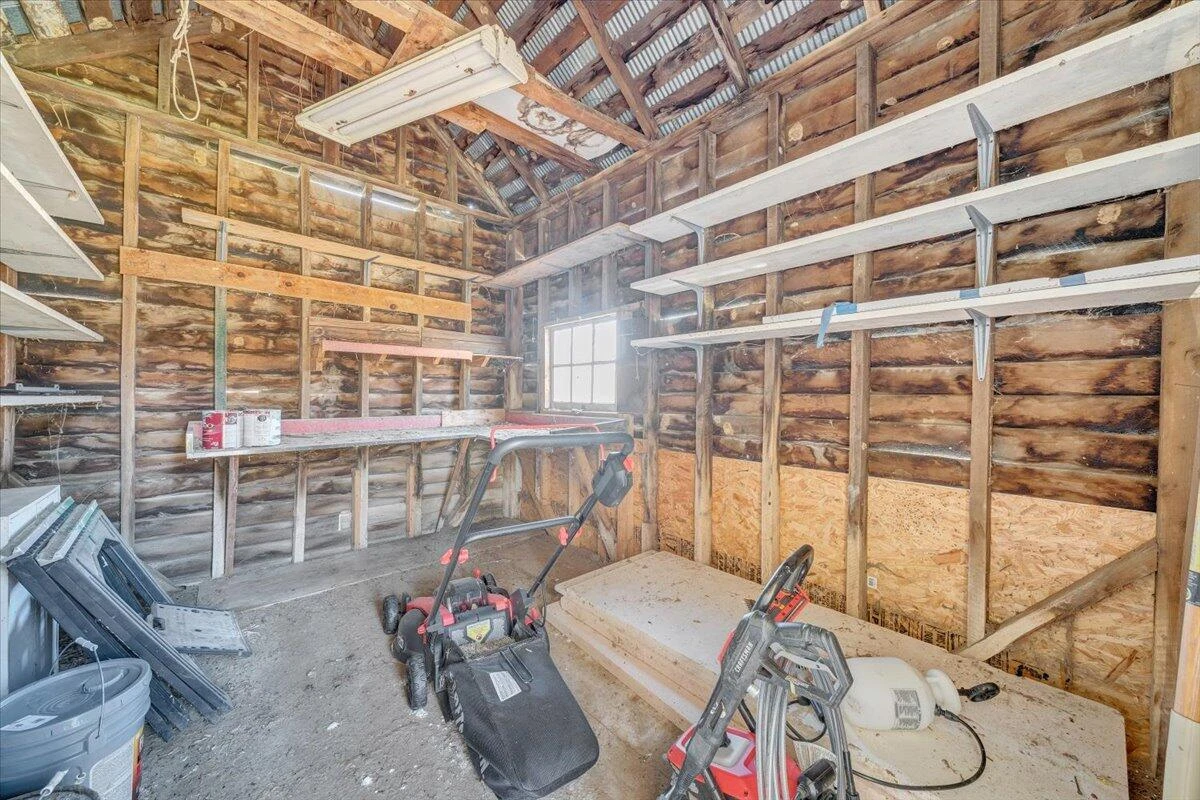 7758 Old Fincastle RD - Photo 52