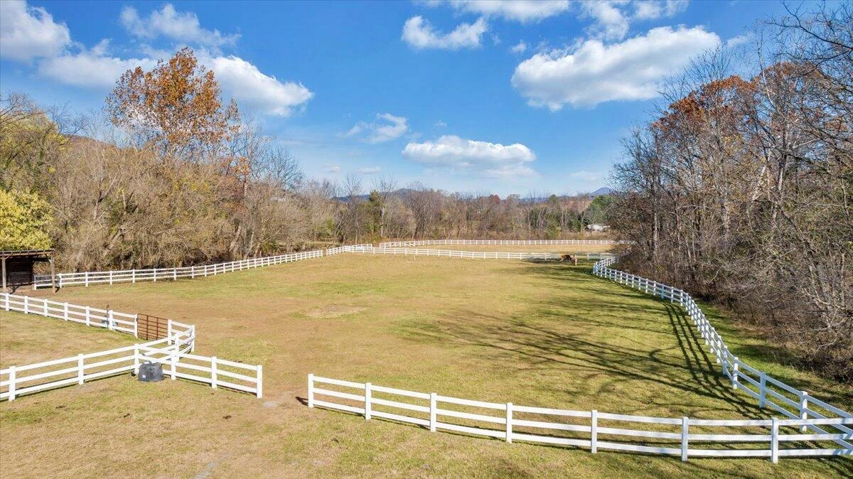 7758 Old Fincastle RD - Photo 68