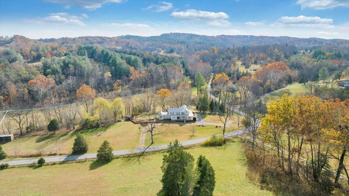 7758 Old Fincastle RD - Photo 79