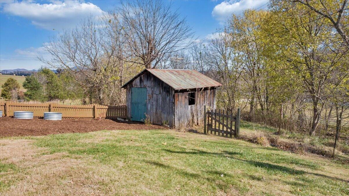 7758 Old Fincastle RD - Photo 87