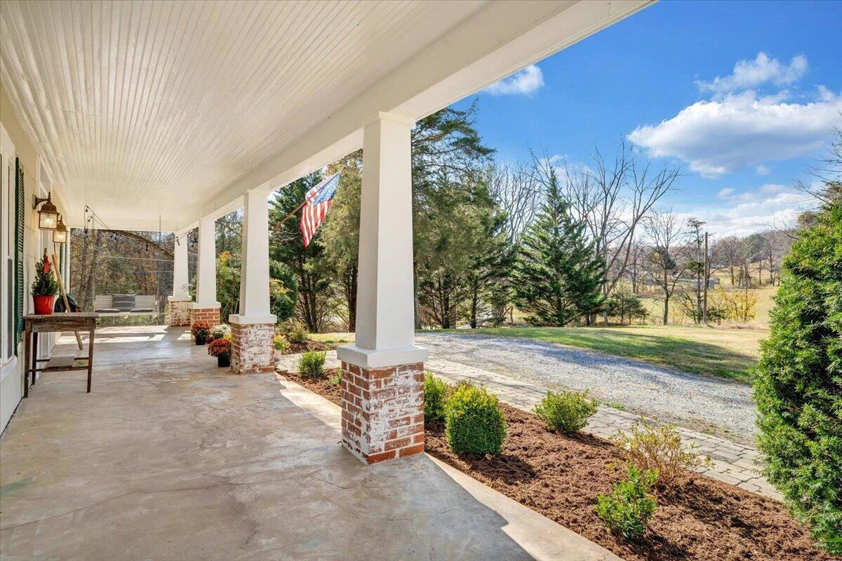 7758 Old Fincastle RD - Photo 11