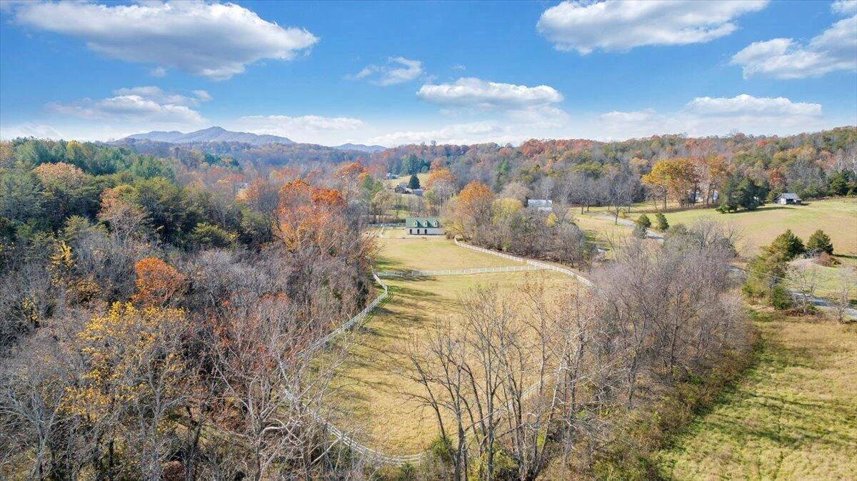 7758 Old Fincastle RD - Photo 94