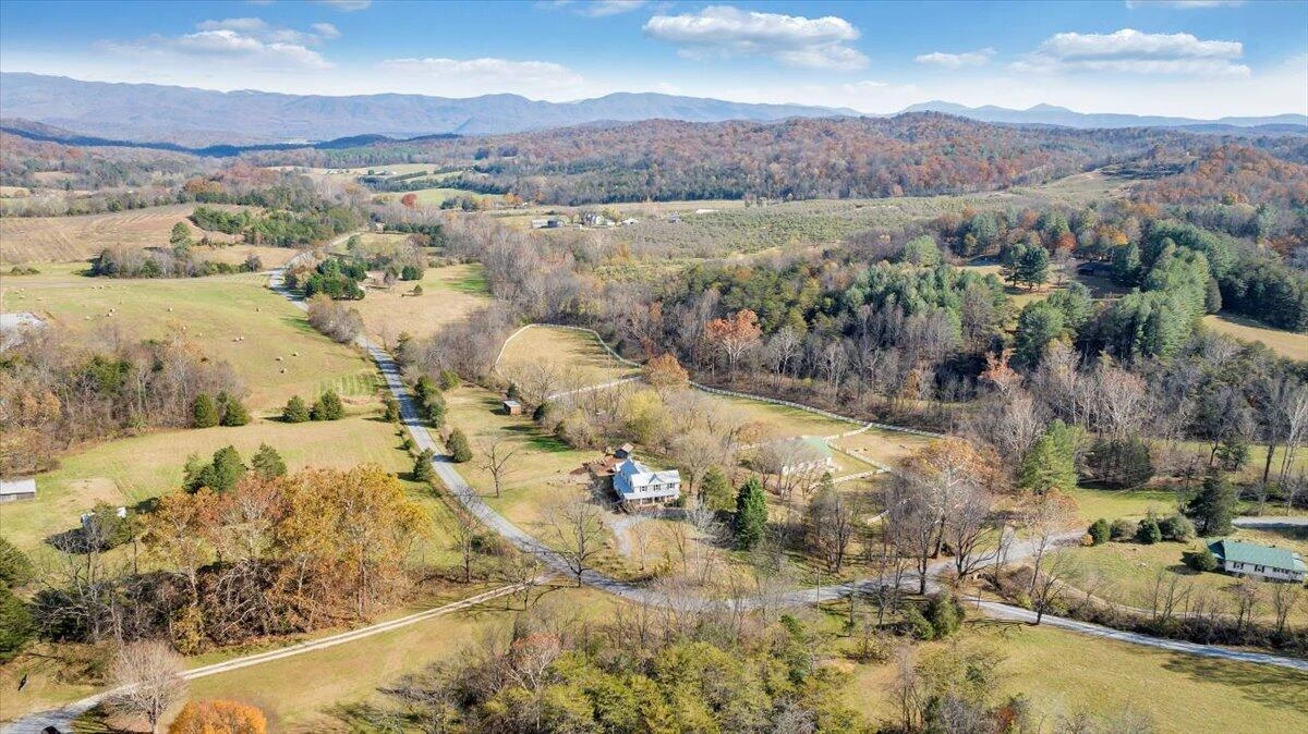 7758 Old Fincastle RD - Photo 96