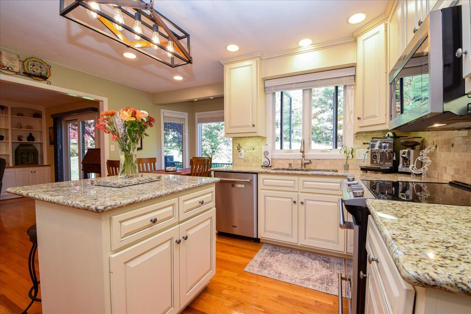 6140 Flamingo DR - Photo 7