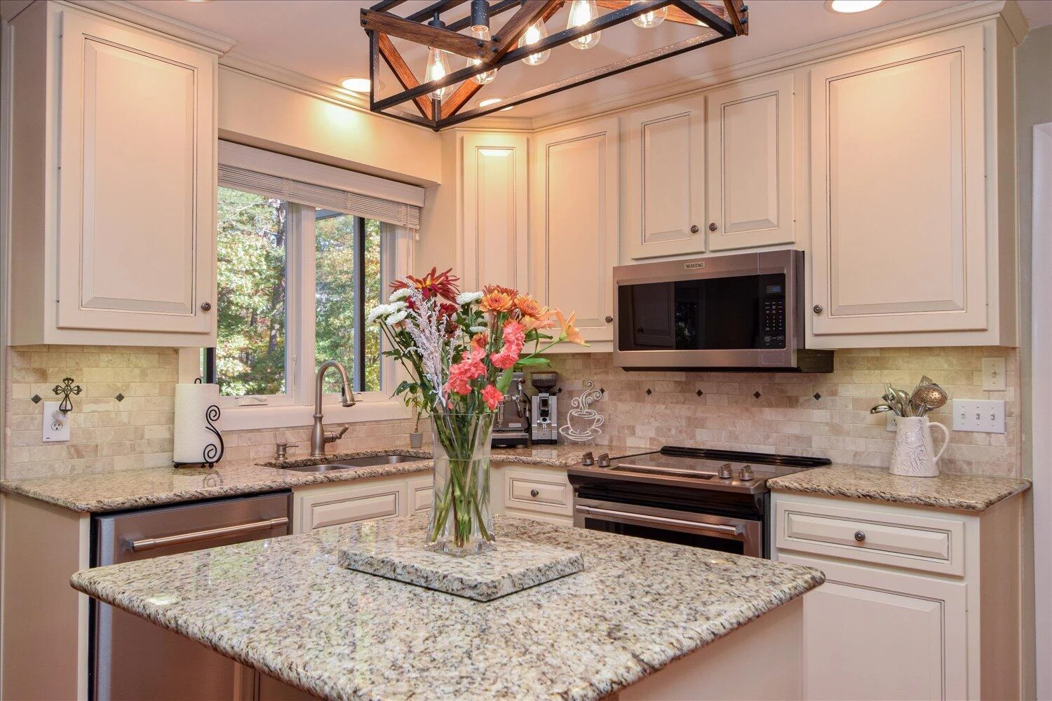 6140 Flamingo DR - Photo 9