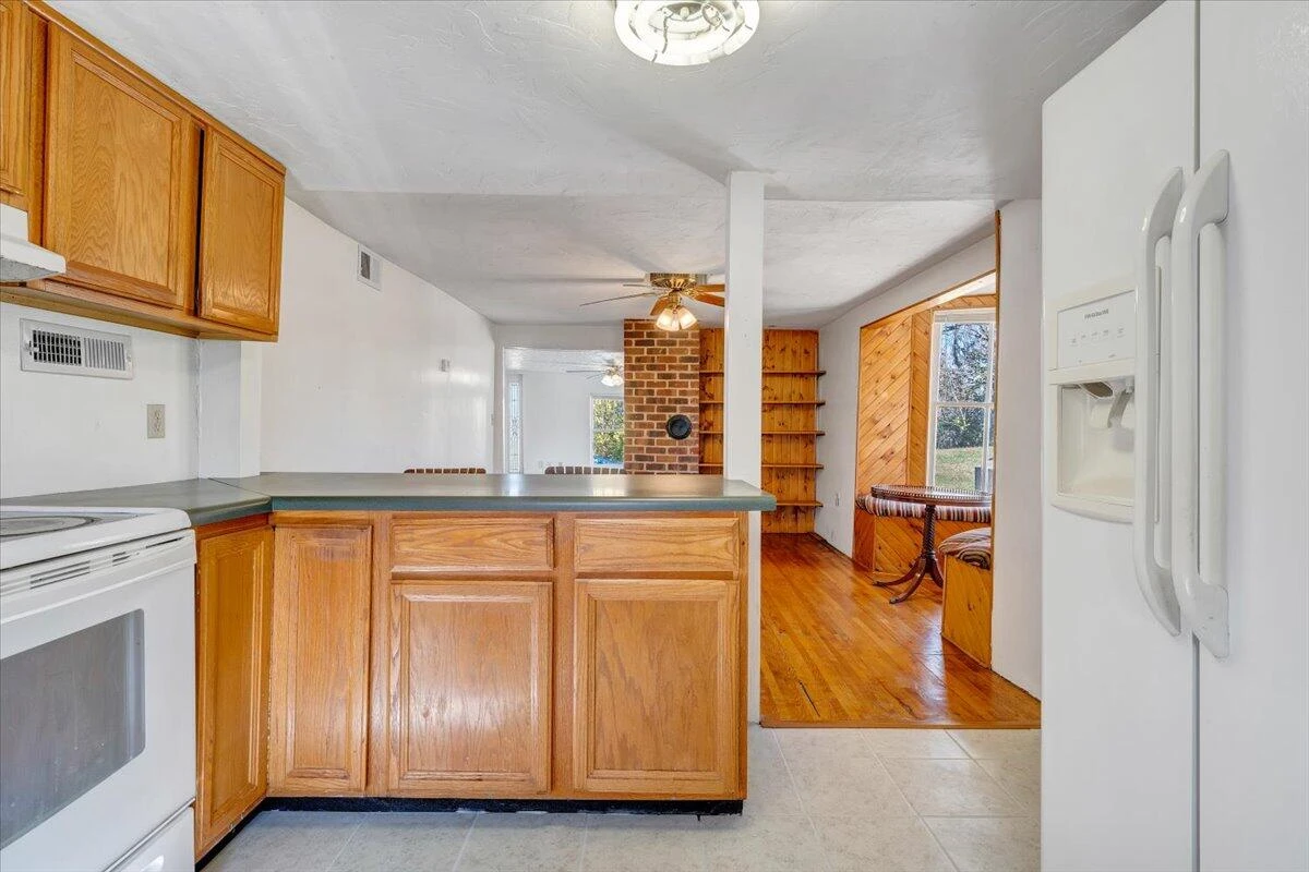 112 N Hancock ST - Photo 15