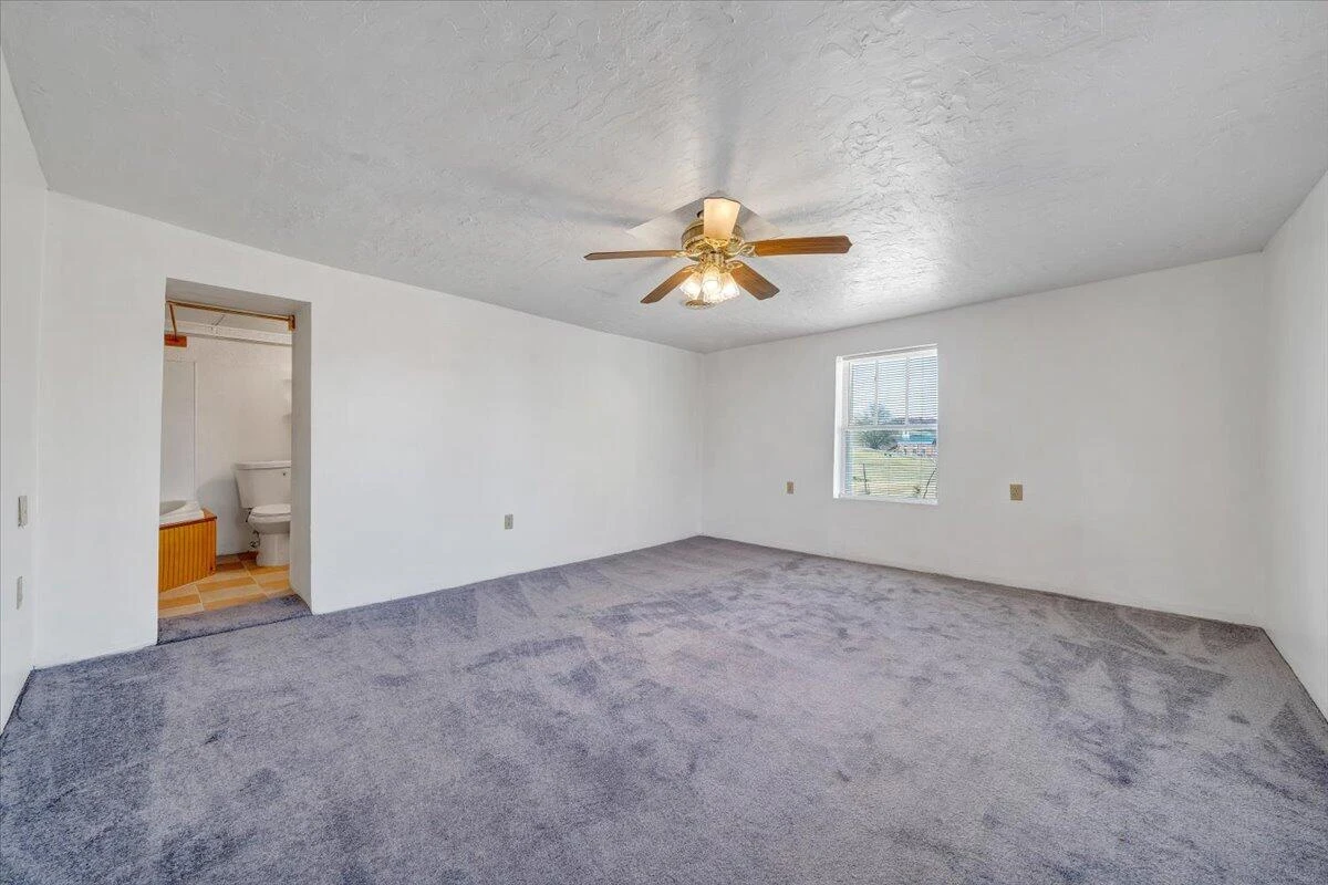 112 N Hancock ST - Photo 18