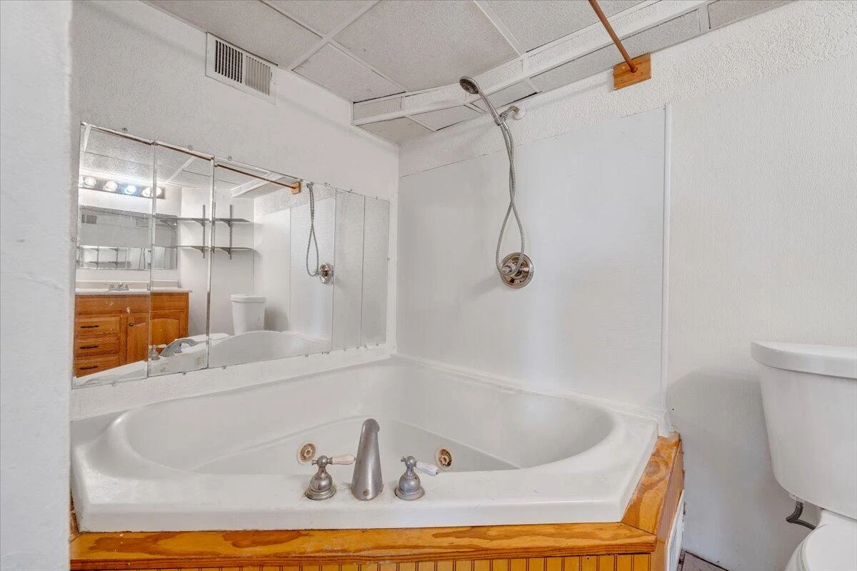 112 N Hancock ST - Photo 22