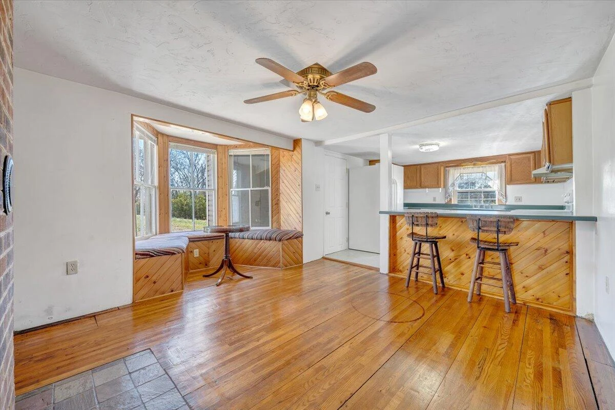 112 N Hancock ST - Photo 7