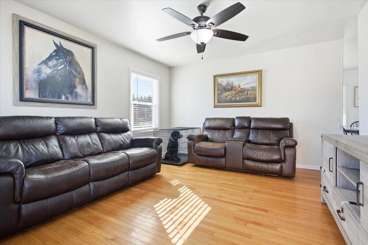 1406 Lancer DR - Photo 2