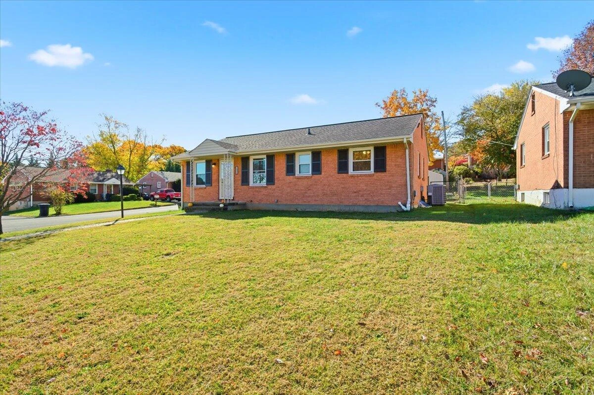 1406 Lancer DR - Photo 22