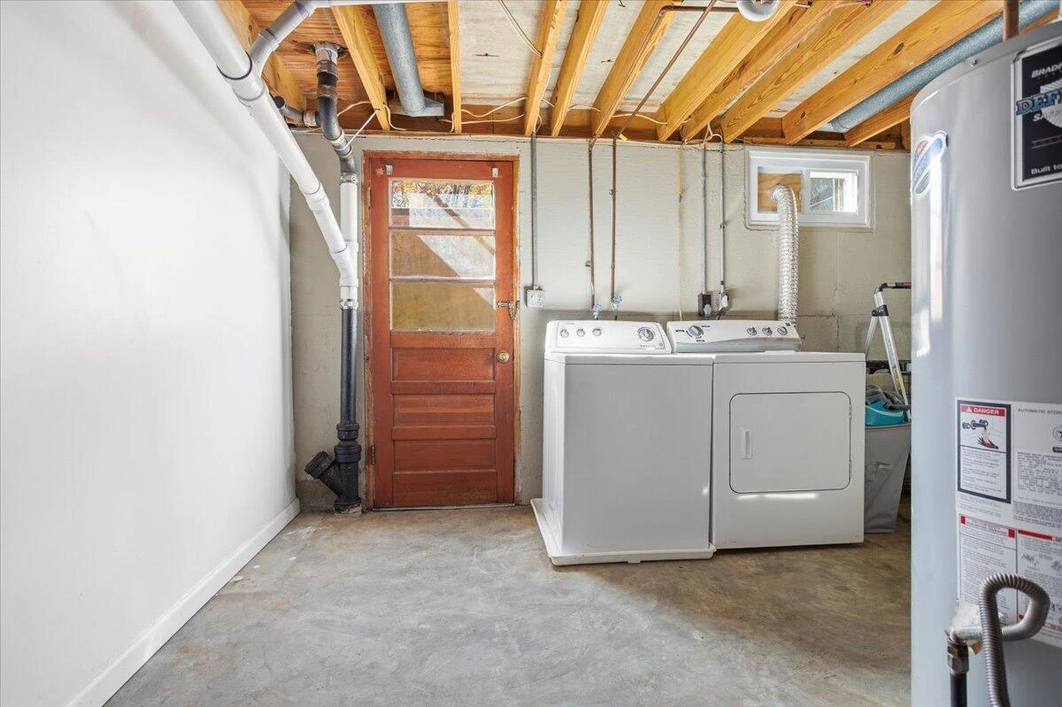 1406 Lancer DR - Photo 26