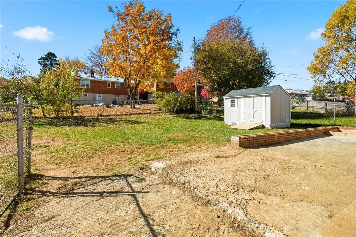 1406 Lancer DR - Photo 28