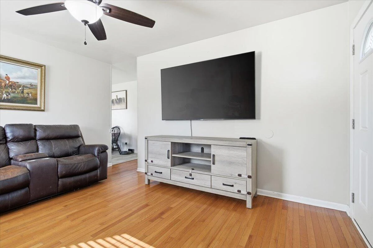 1406 Lancer DR - Photo 3