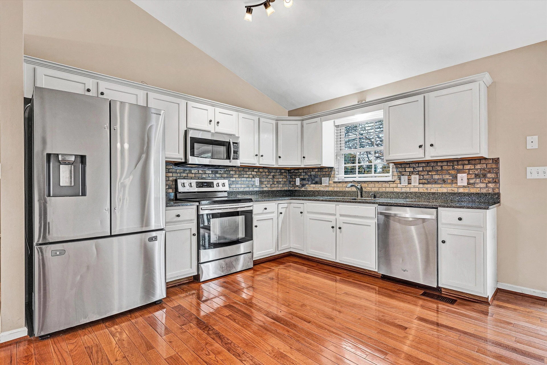 1619 Bush Farm DR - Photo 15