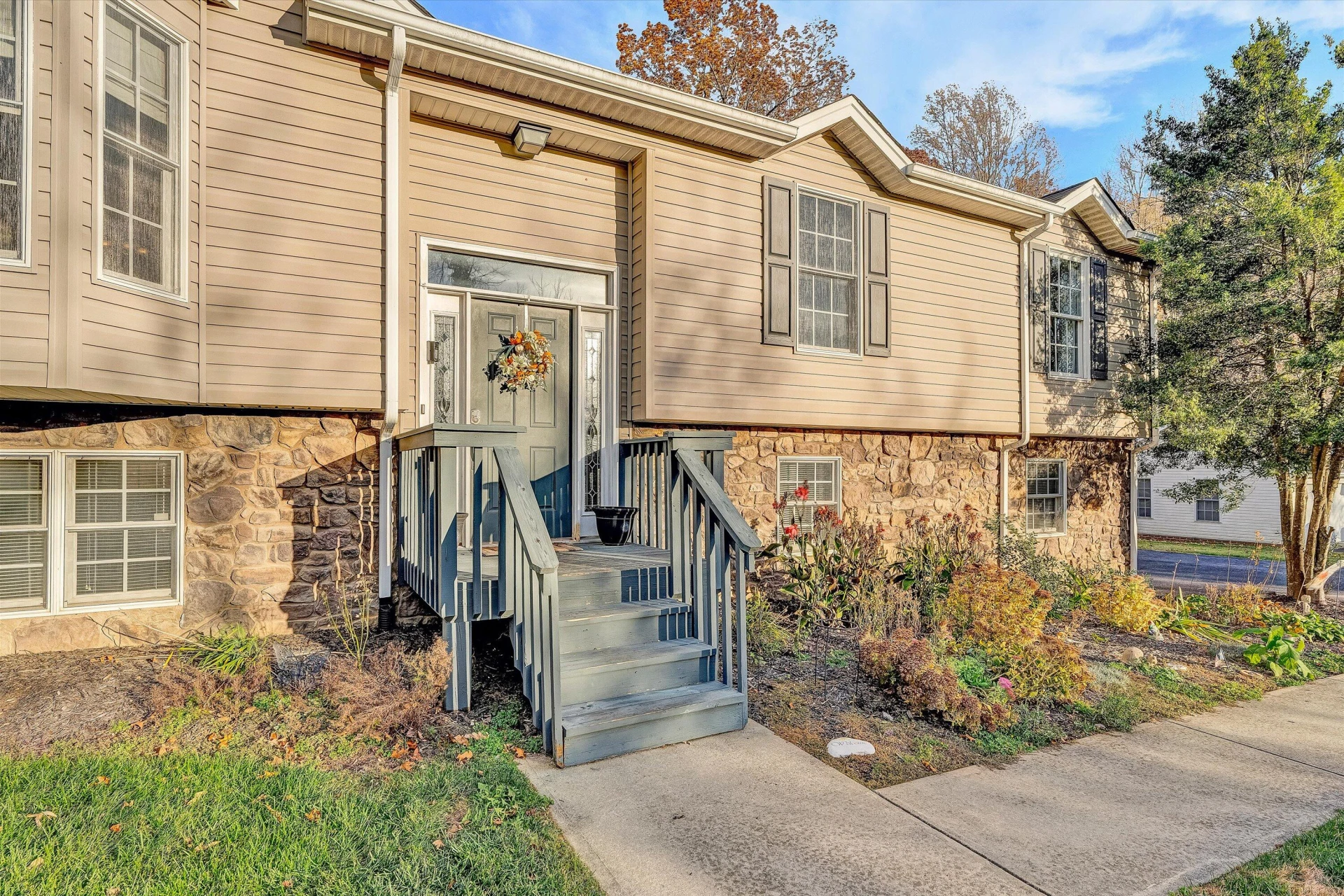 826 Coyner Springs RD - Photo 6