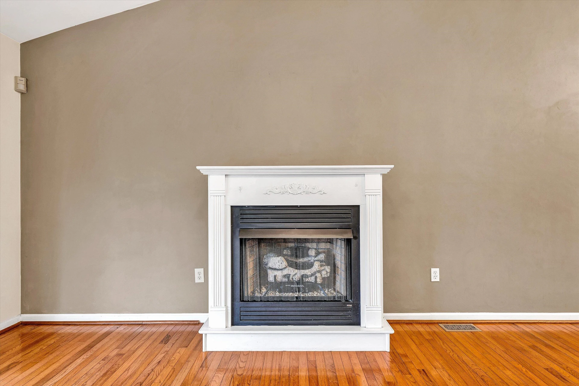 826 Coyner Springs RD - Photo 10