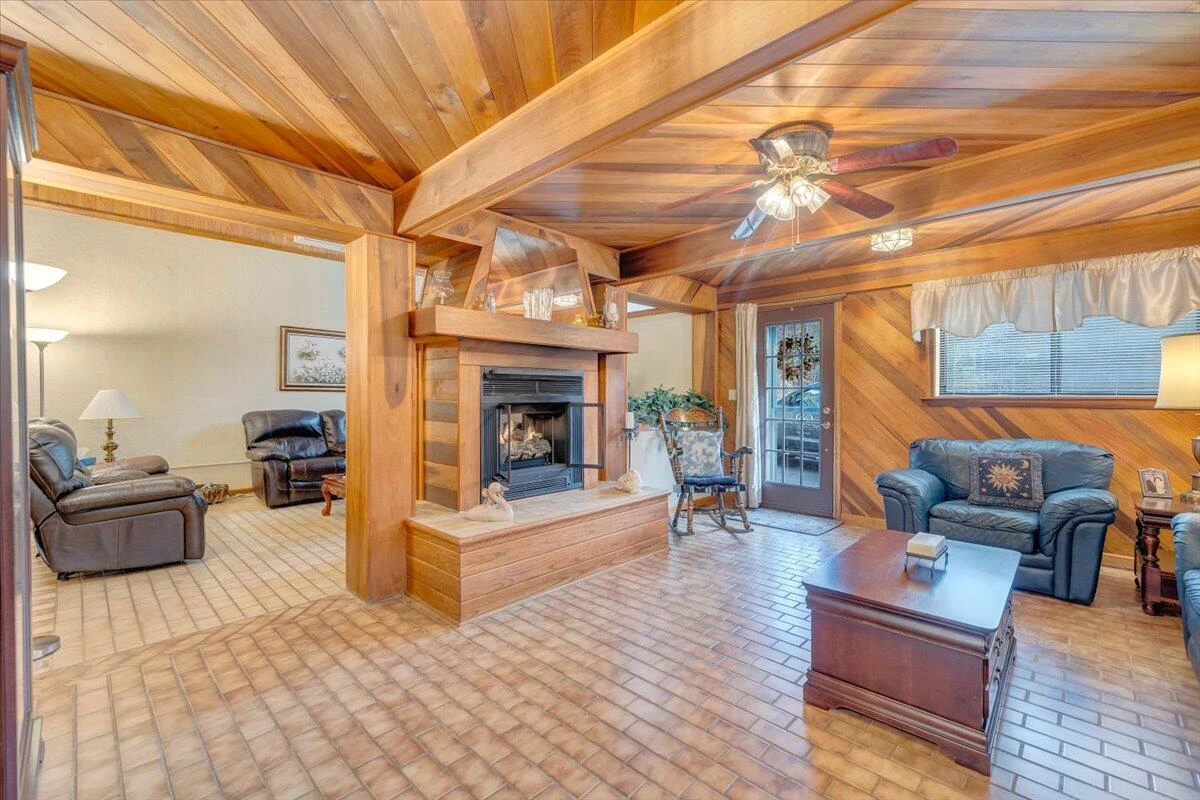 549 Clydes RD - Photo 10