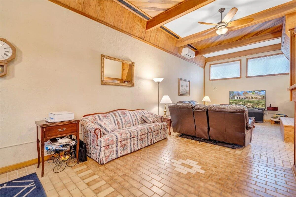 549 Clydes RD - Photo 24