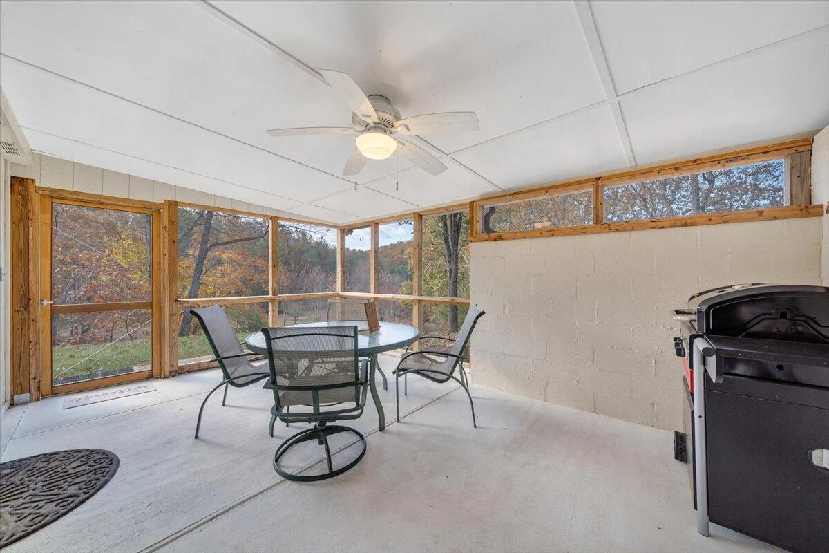 549 Clydes RD - Photo 38