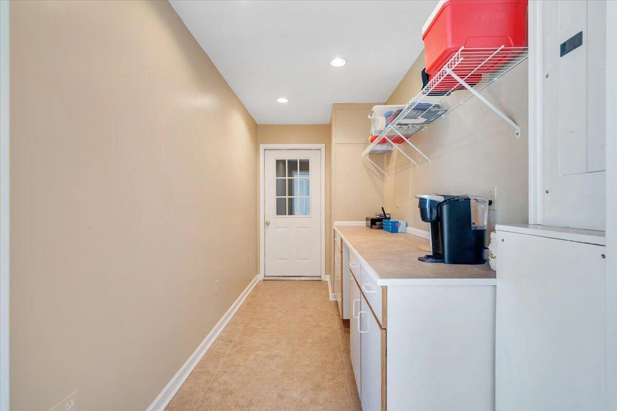 549 Clydes RD - Photo 40